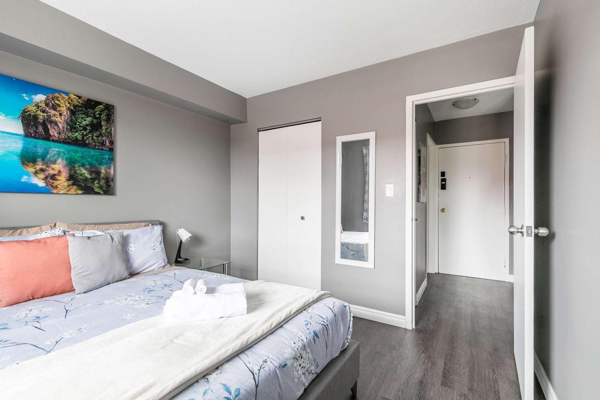 Glenview West Apartment W Patio - Near Downtown هاميلتون المظهر الخارجي الصورة