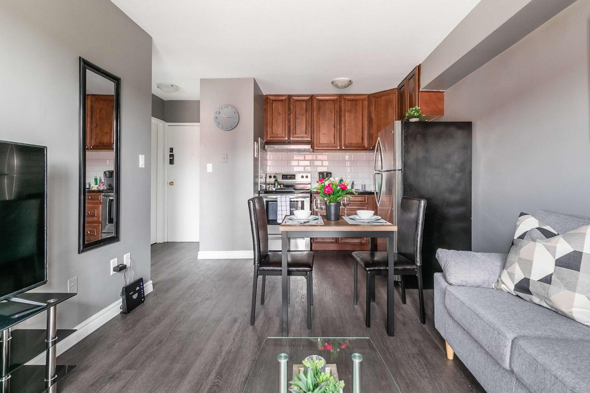 Glenview West Apartment W Patio - Near Downtown هاميلتون المظهر الخارجي الصورة